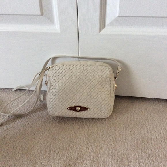 Elliott Lucca Handbags - Elliott Lucca leather cream crossbody bag